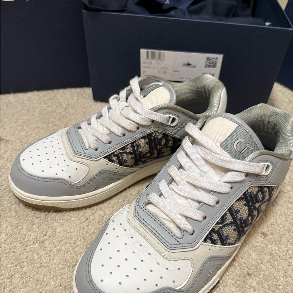 Dior Gray Sneakers with Monogram Detailing - Picture 5 of 6
